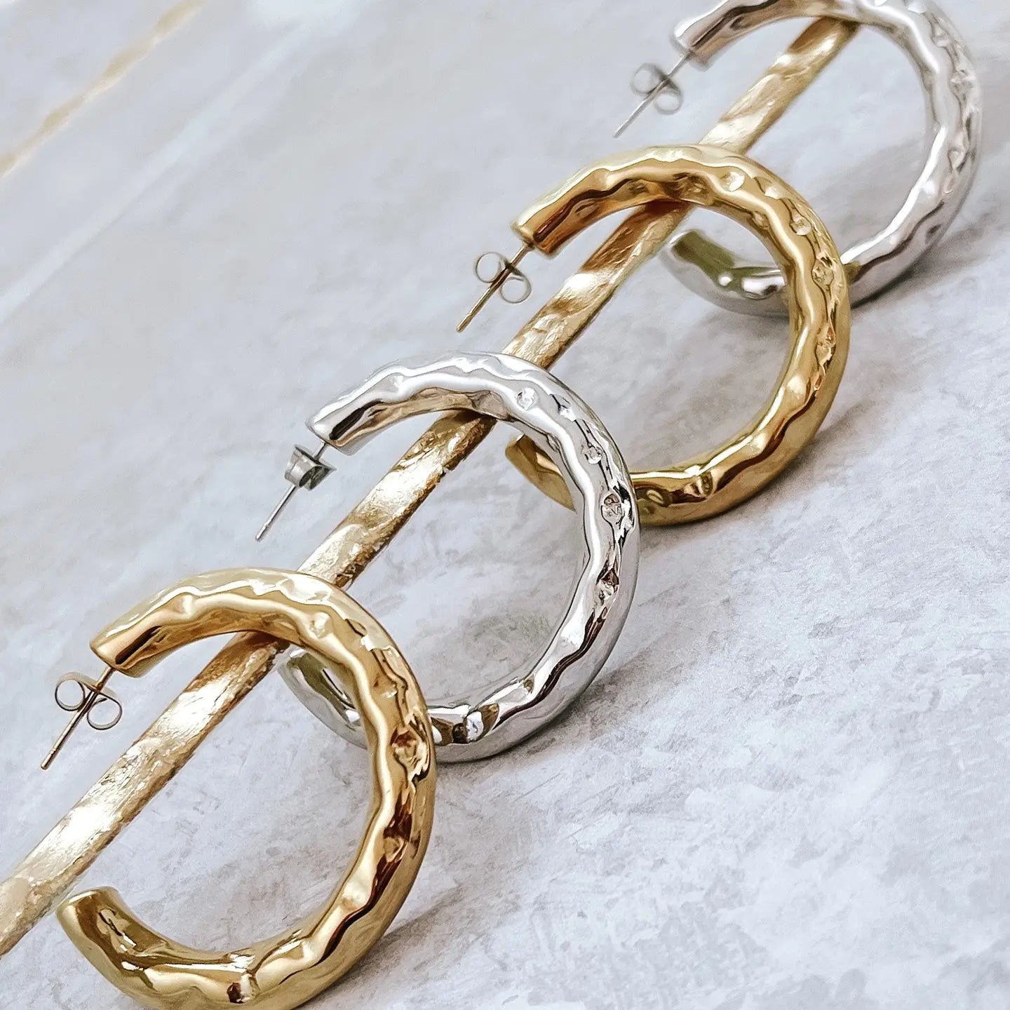 Elondo Hammered Hoop Earrings