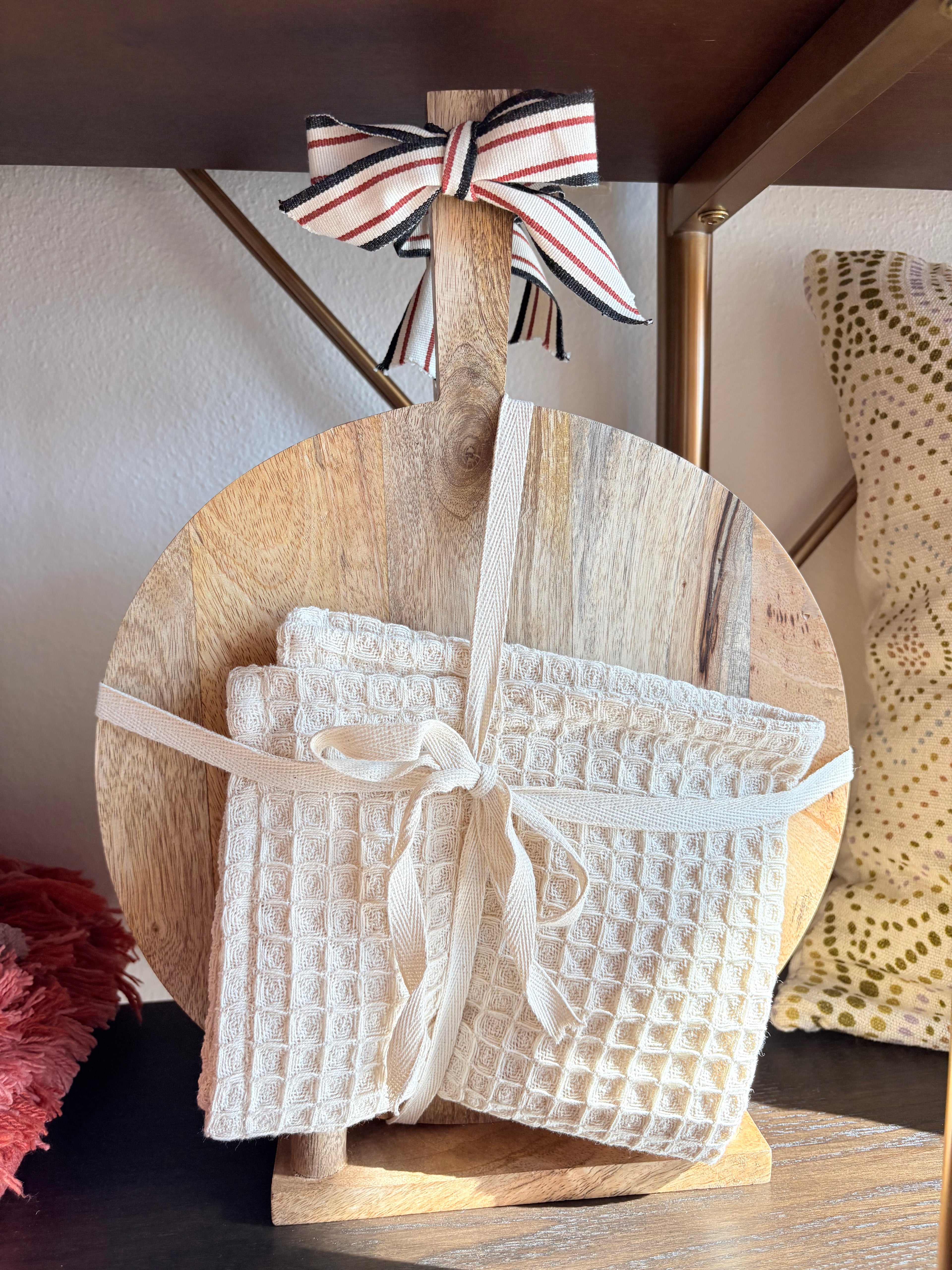 Serving Board and Cream Tea Towel Set